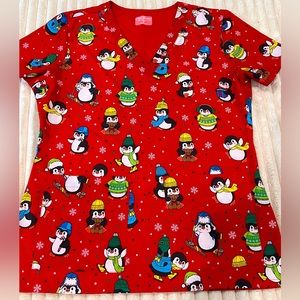 Wintery Scrub Top 🐧❤️❄️ Size Medium